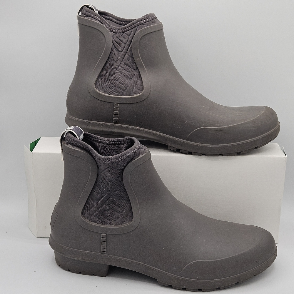 UGG Women's 9 Chevonne Rain/Snow Boot w/ Sheepskin Insoles in Charcoal - Picture 12 of 14